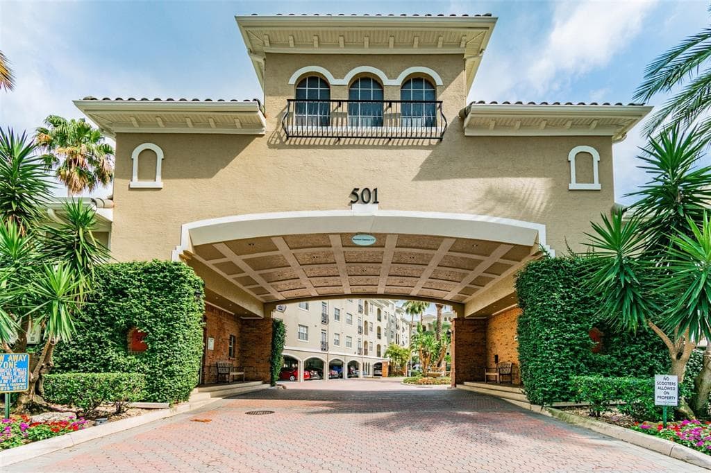 501 KNIGHTS RUN AVENUE UNIT 2208 TAMPA, FL 33602