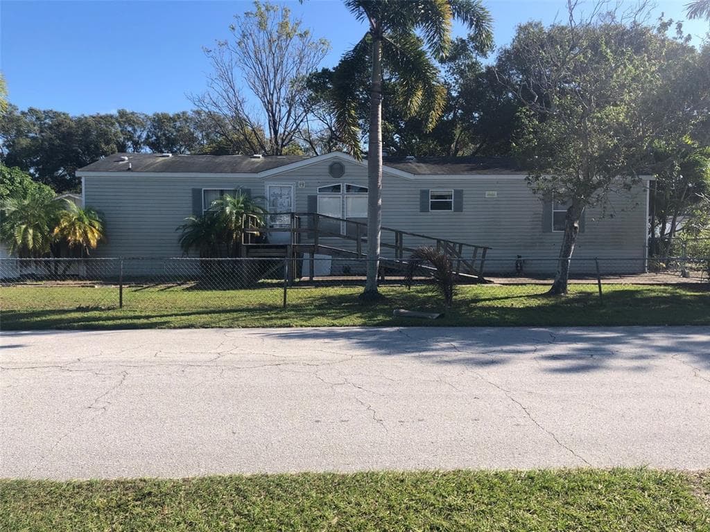 6093 109TH AVENUE PINELLAS PARK, FL 33782