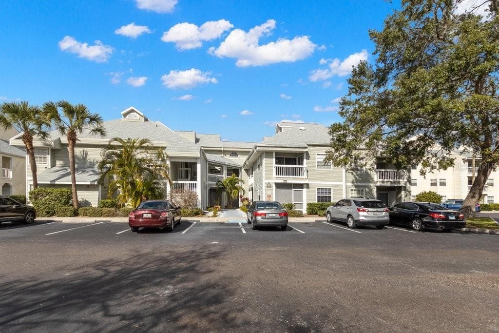 6923 STONES THROW CIRCLE N UNIT 4204 ST PETERSBURG, FL 33710