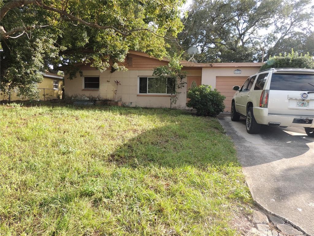 675 REGINA ROAD DUNEDIN, FL 34698