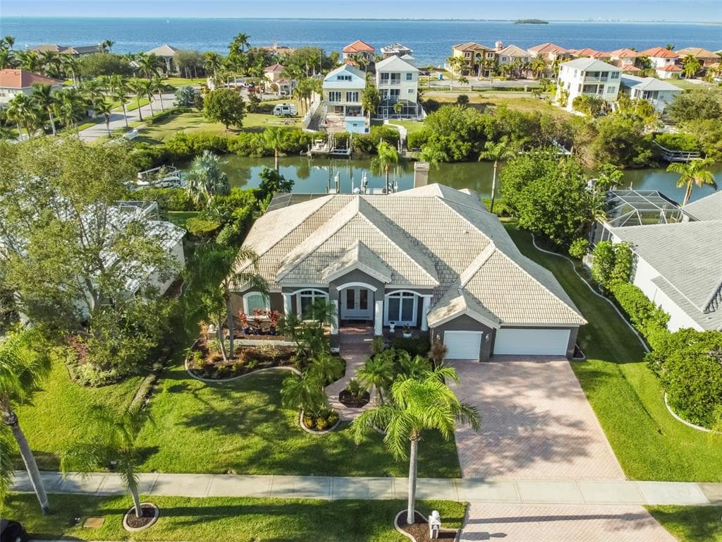 6465 RUBIA CIRCLE