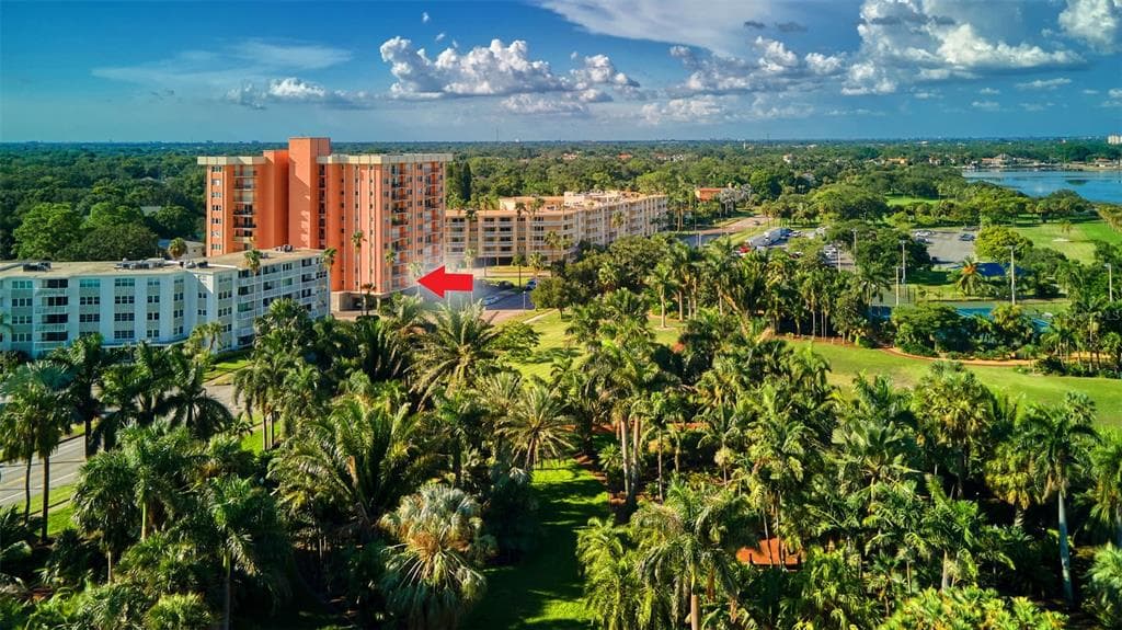 1120 N SHORE DRIVE NE UNIT 202 ST PETERSBURG, FL 33701