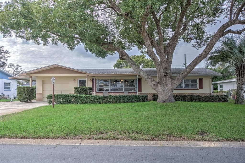 8774 112TH WAY SEMINOLE, FL 33772