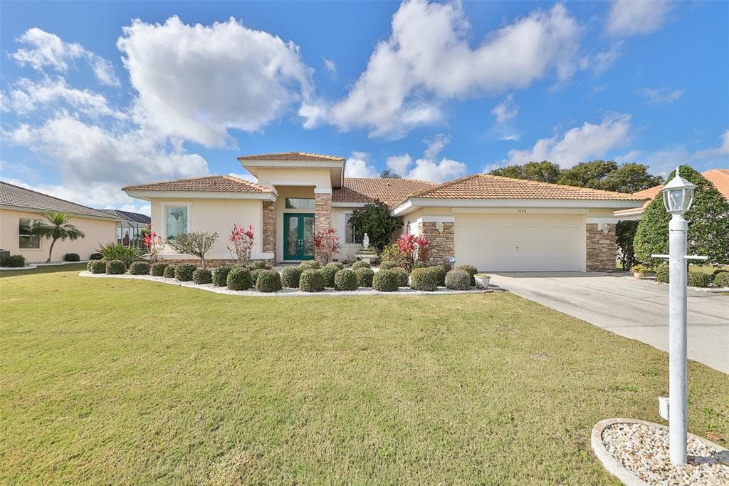 1132 SIGNATURE DRIVE SUN CITY CENTER, FL 33573