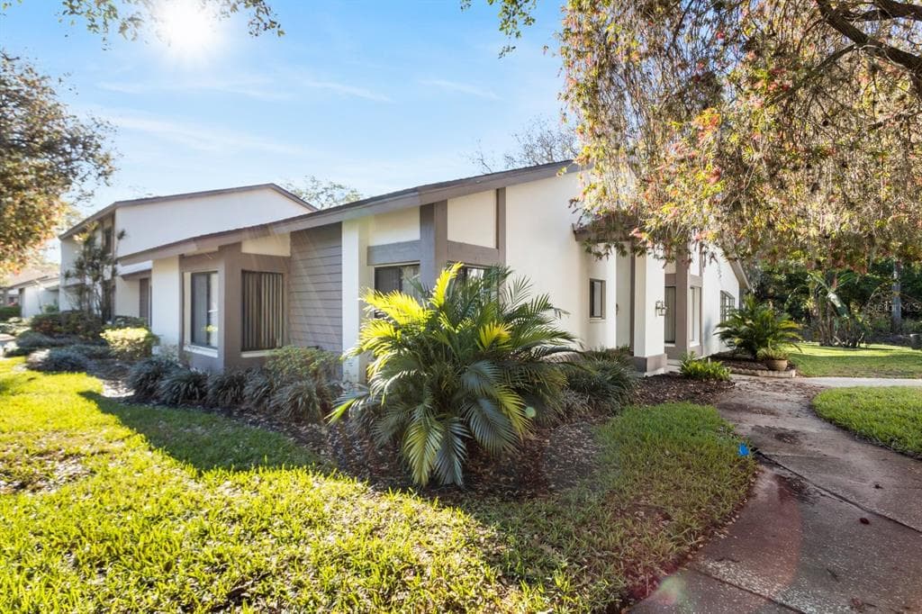 1724 CYPRESS TRACE DRIVE SAFETY HARBOR, FL 34695