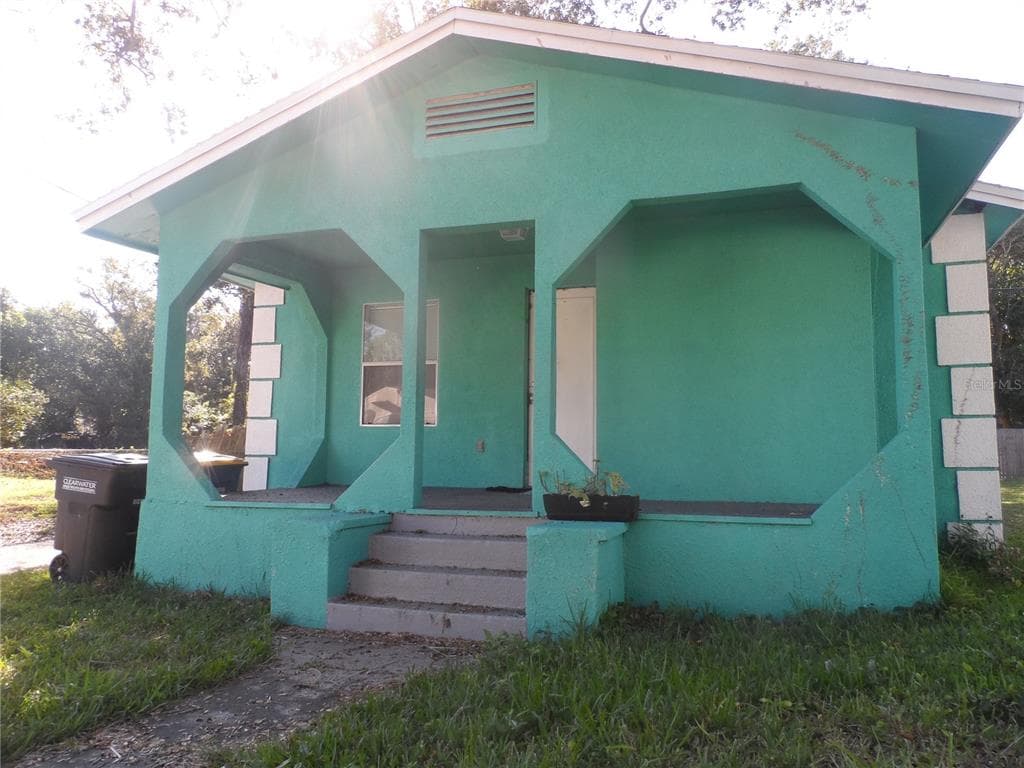905 NICHOLSON STREET CLEARWATER, FL 33755