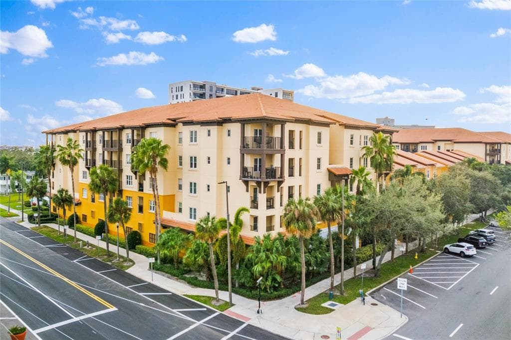 100 4TH AVENUE S UNIT 407 ST PETERSBURG, FL 33701
