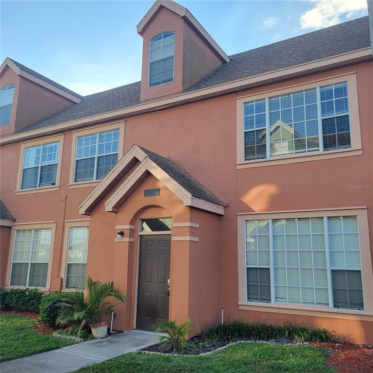 10524 WHITE LAKE COURT TAMPA, FL 33626