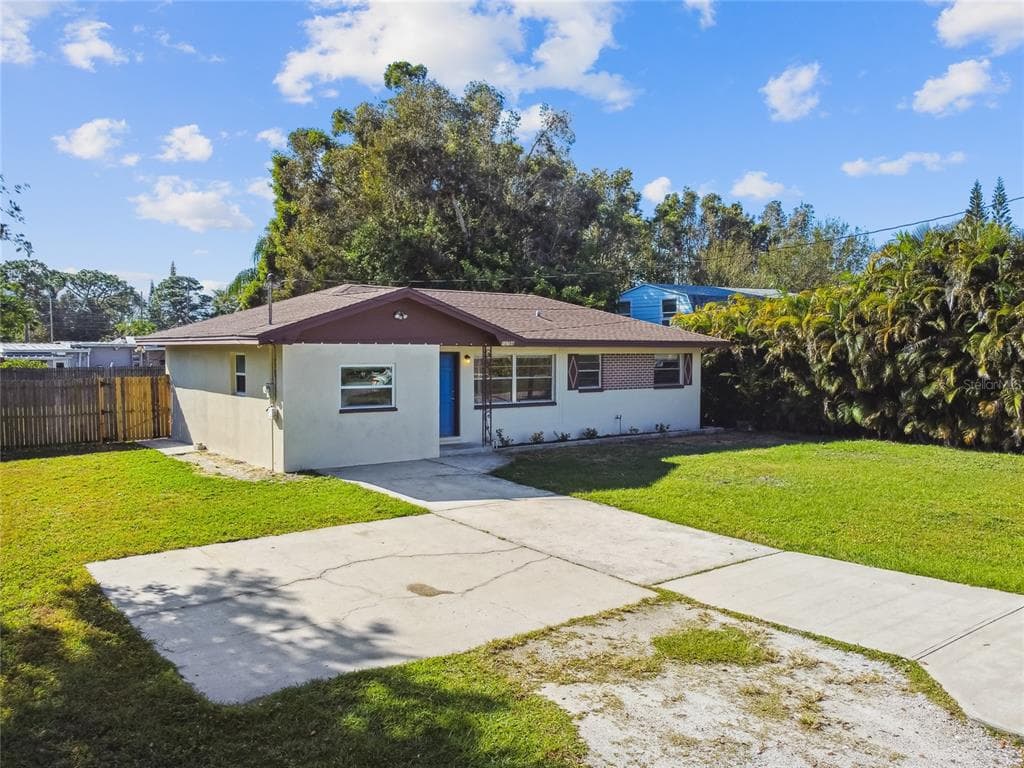 10798 124TH AVENUE N LARGO, FL 33778