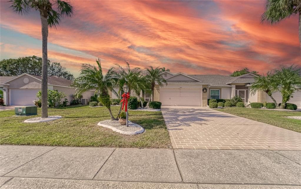 2012 W DEL WEBB BOULEVARD SUN CITY CENTER, FL 33573