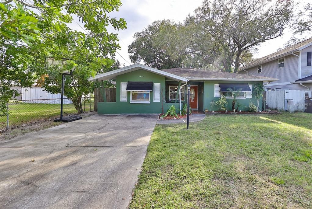 1673 DARTMOUTH STREET CLEARWATER, FL 33755