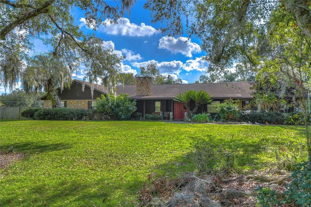 4805 BUGG ROAD PLANT CITY, FL 33567