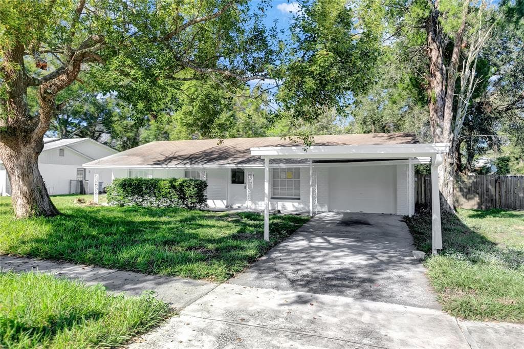 1718 ELISE MARIE DRIVE SEFFNER, FL 33584