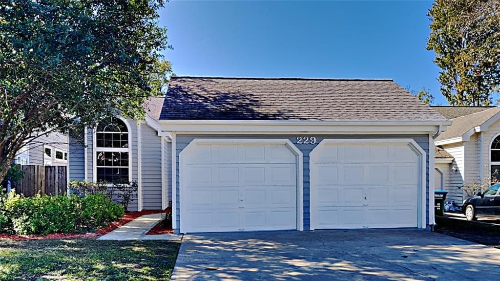229 W LONG CREEK COVE LONGWOOD, FL 32750