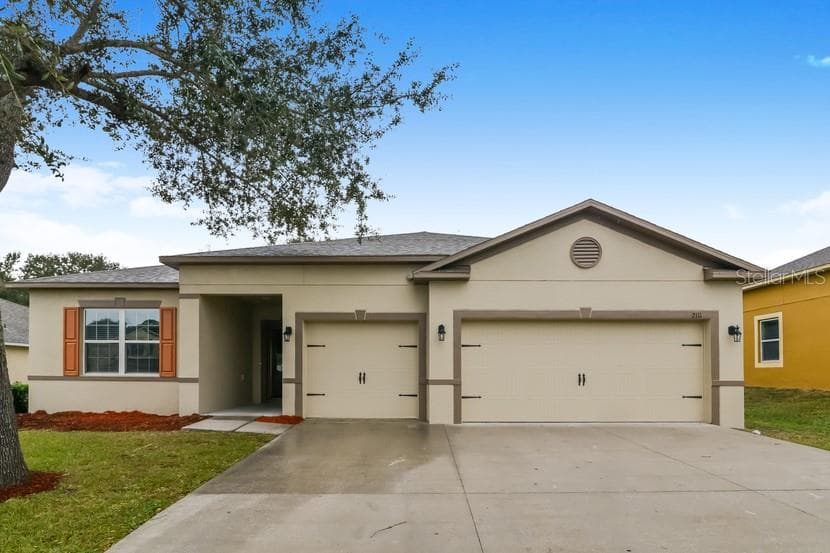 2111 WASECA LANE LEESBURG, FL 34748