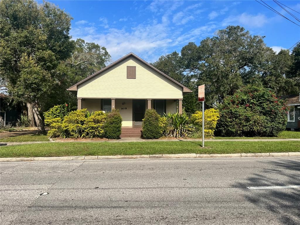 908 W BAKER STREET PLANT CITY, FL 33563