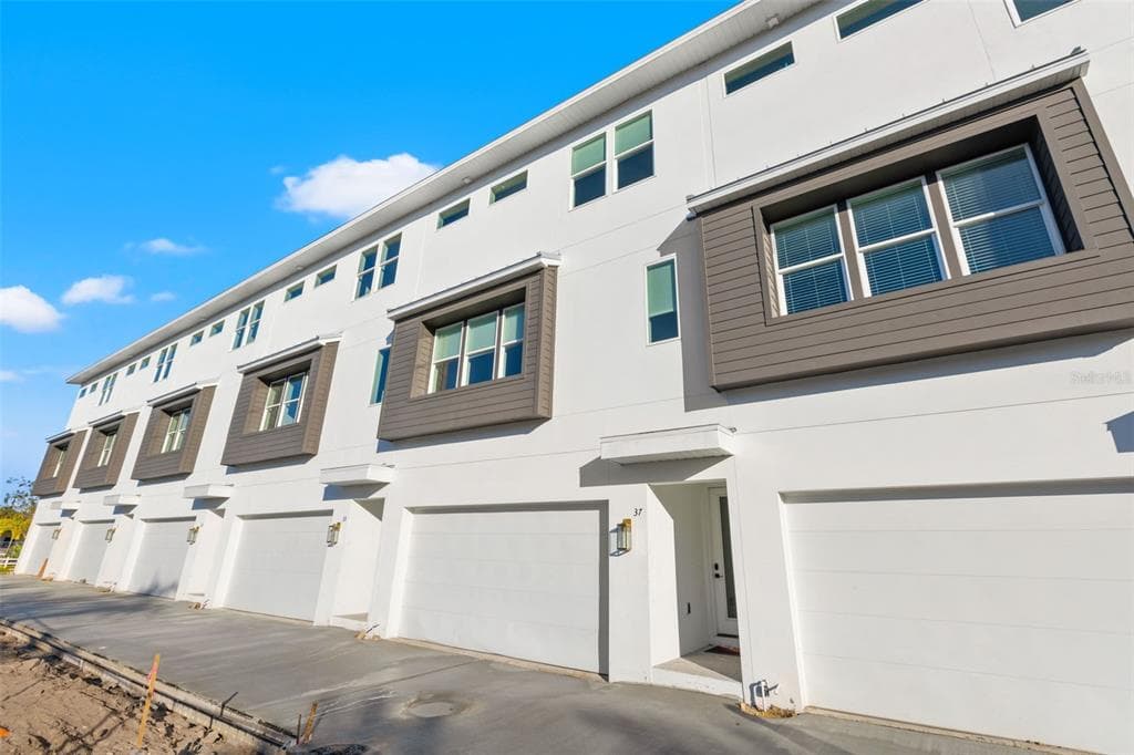 37 29TH STREET N ST PETERSBURG, FL 33713