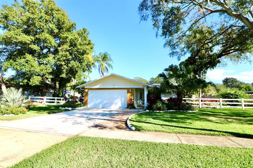 762 RIVIERE ROAD PALM HARBOR, FL 34683