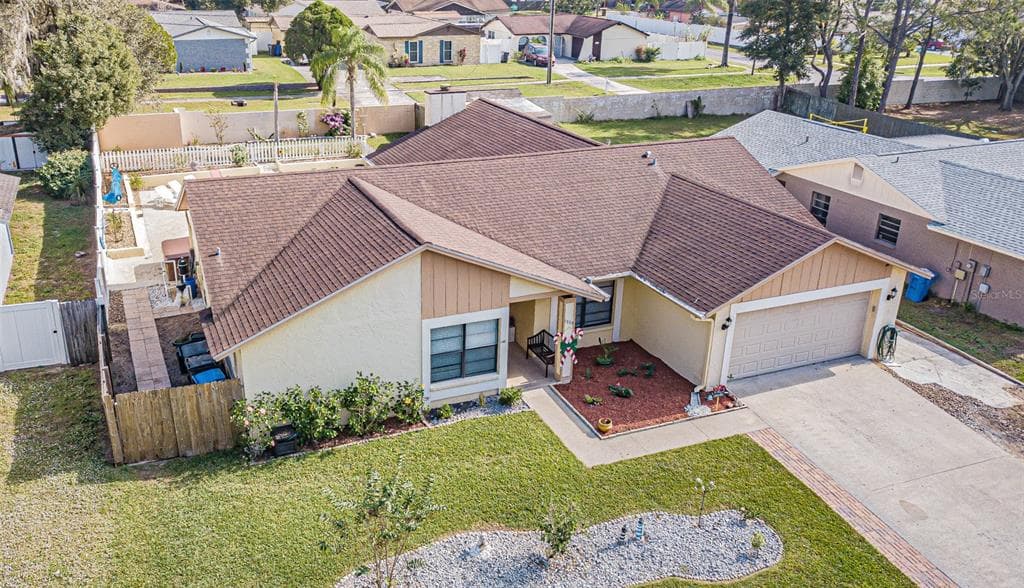 1353 CORNER OAKS DRIVE BRANDON, FL 33510