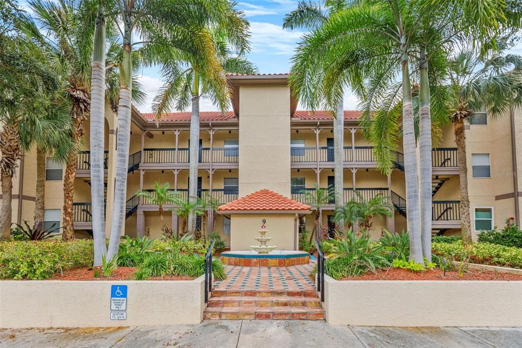 2400 FEATHER SOUND DRIVE UNIT 917 CLEARWATER, FL 33762