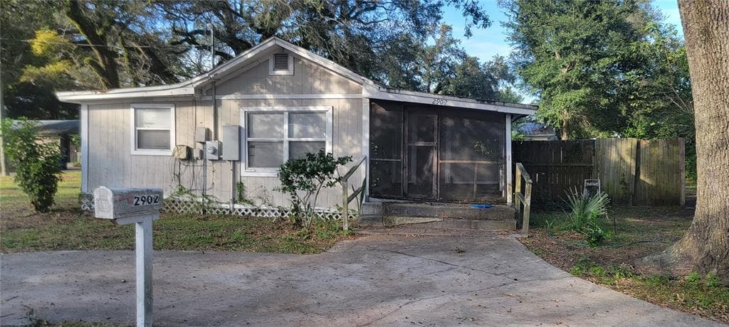 2902 E CARACAS STREET TAMPA, FL 33610