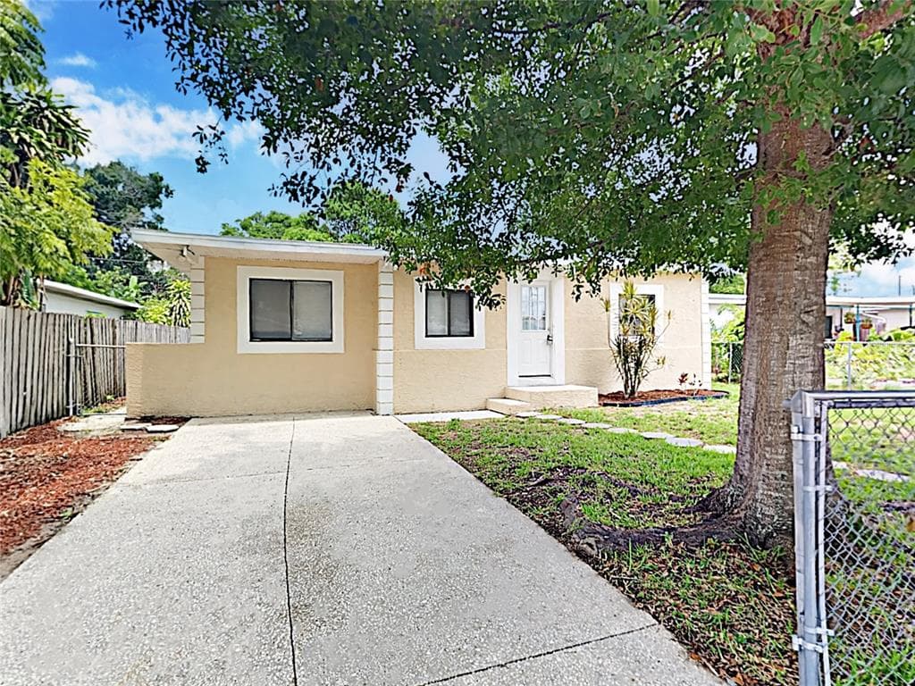 5211 JERSEY AVENUE S GULFPORT, FL 33707