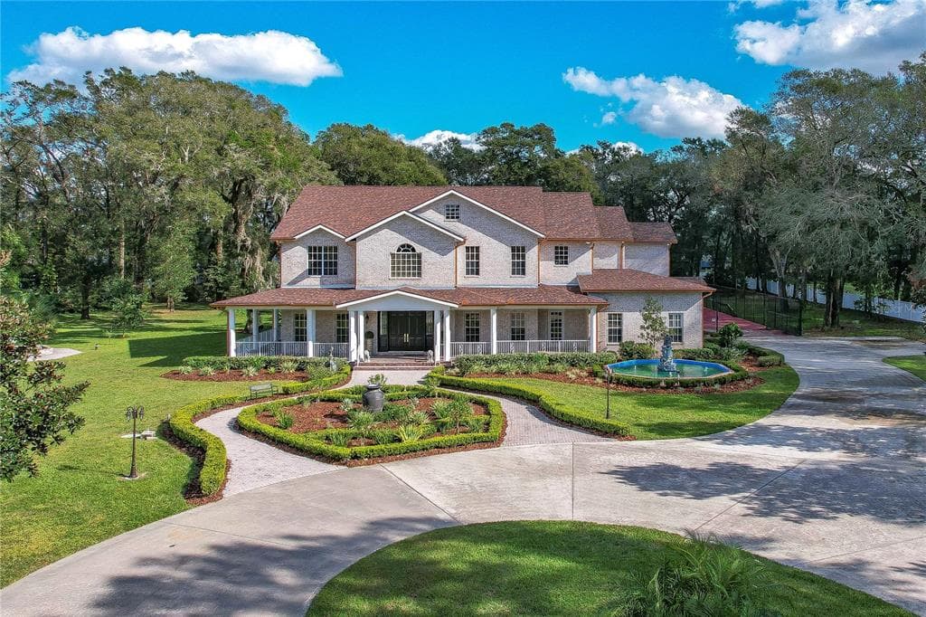 2706 LITTLE ROAD VALRICO, FL 33596