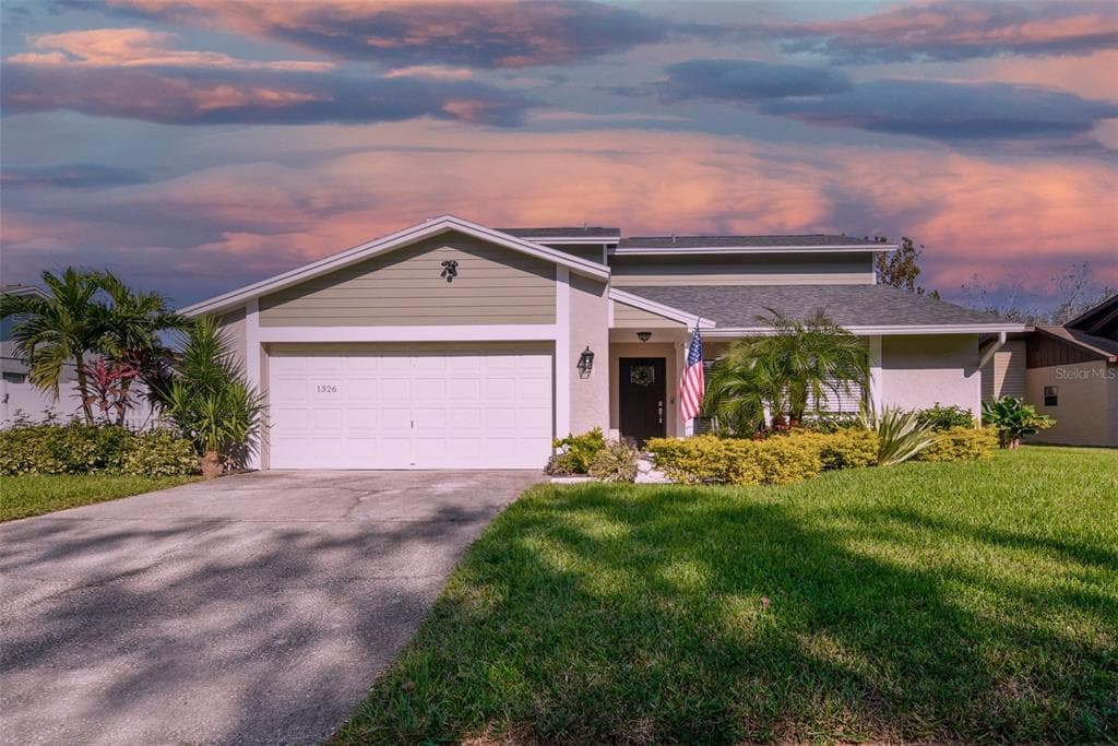 1326 CORNER OAKS DRIVE