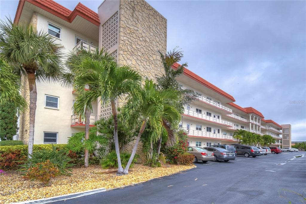 3114 59TH STREET S UNIT 410 GULFPORT, FL 33707