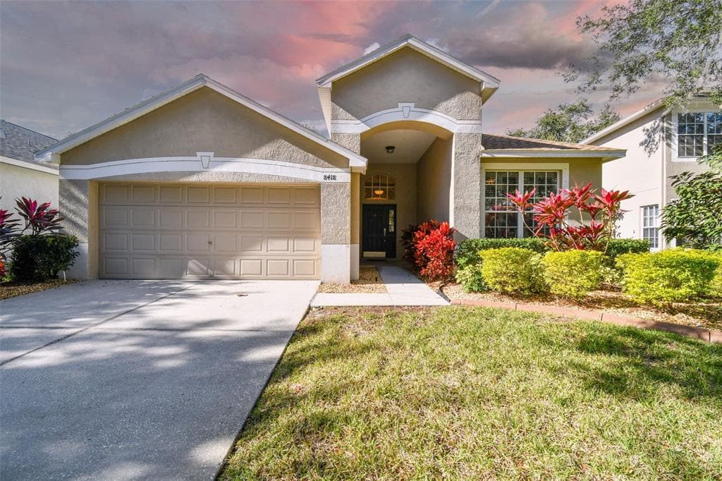 8418 FENWICK AVENUE TAMPA, FL 33647