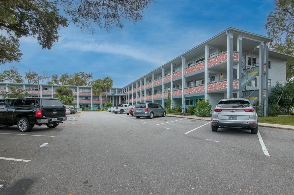 4300 58TH STREET N UNIT 1918 KENNETH CITY, FL 33709