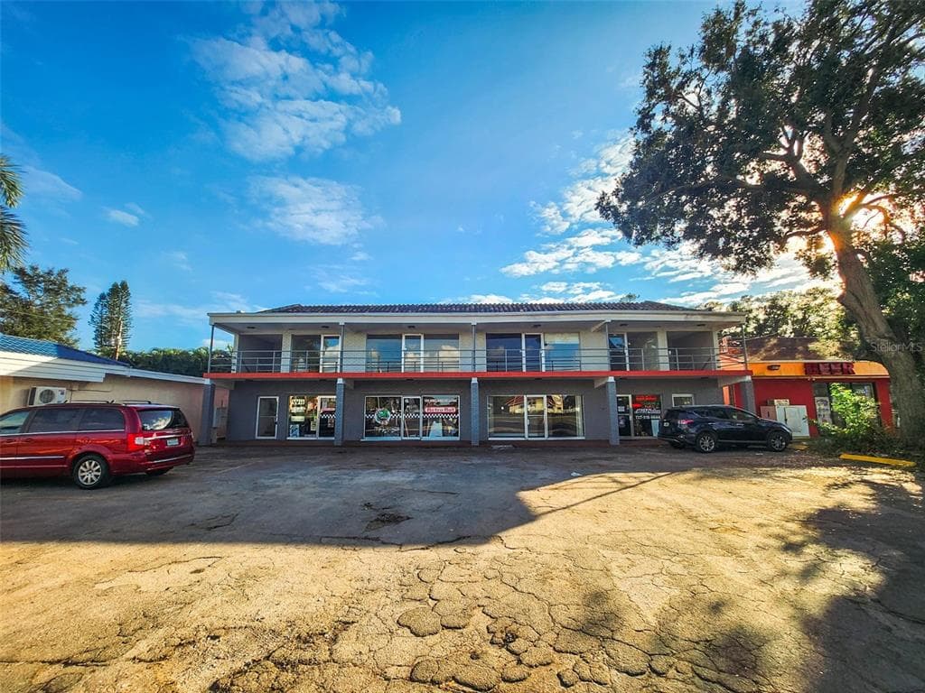 1915 E BAY DRIVE LARGO, FL 33771