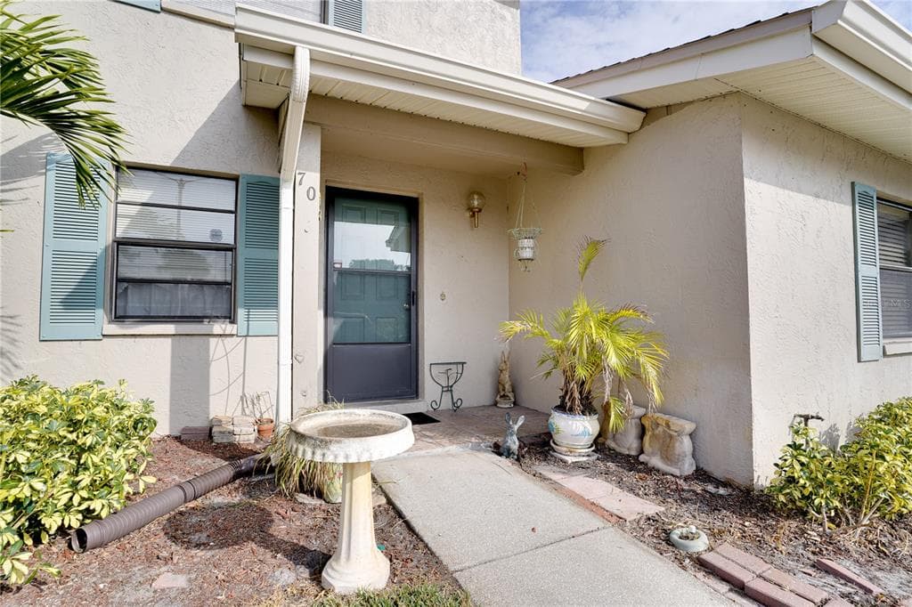 2131 RIDGE ROAD S UNIT 70 LARGO, FL 33778