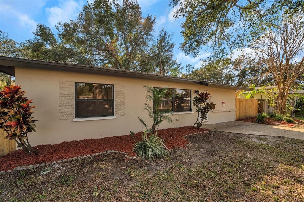 3120 MEADOW LAKE AVENUE LARGO, FL 33771