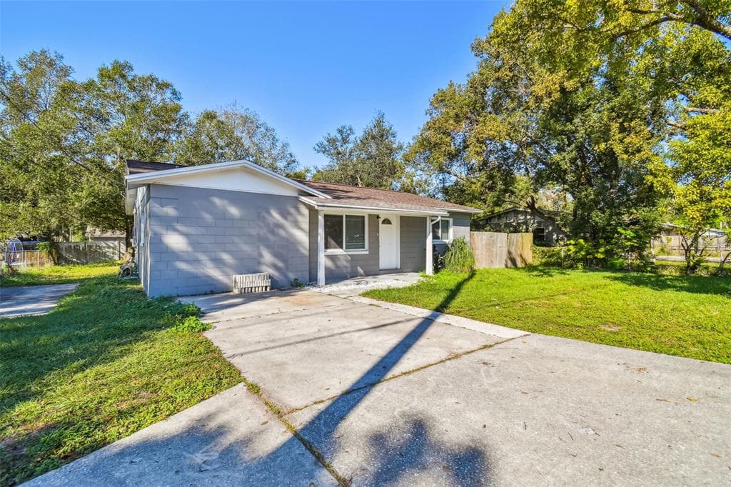 1101 N PARK RD PLANT CITY, FL 33563