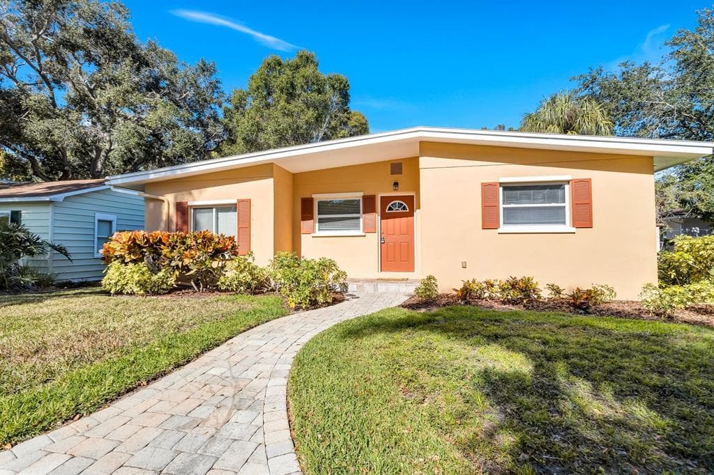 5813 27 AVENUE S GULFPORT, FL 33707