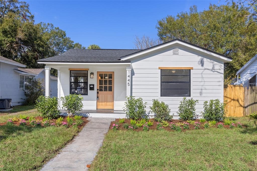1445 34TH AVENUE N ST PETERSBURG, FL 33704
