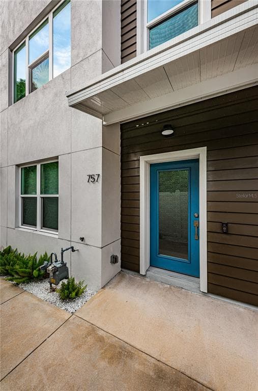 757 CALLA TERRACE N ST PETERSBURG, FL 33701