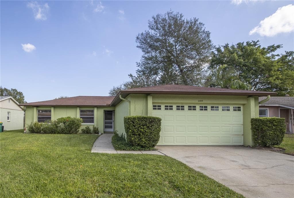 11105 MAXTON WAY N PINELLAS PARK, FL 33782