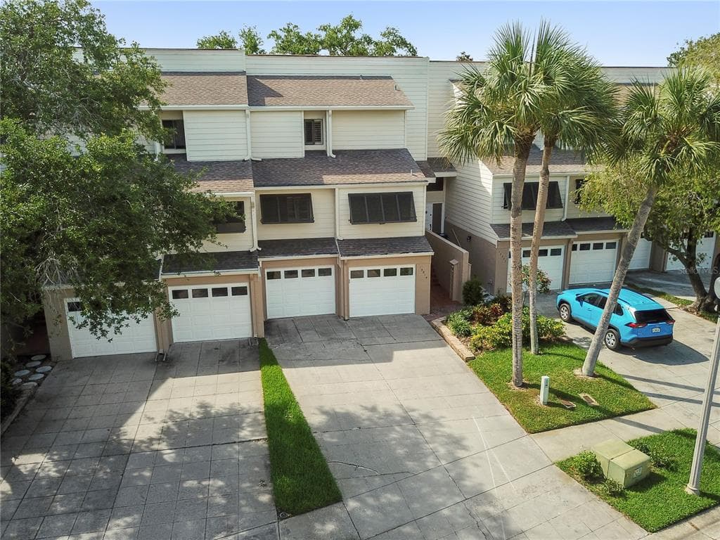 13914 LAKE POINT DRIVE