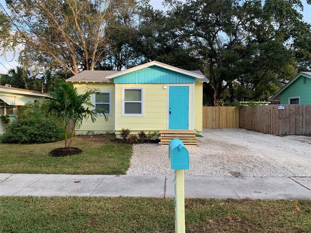 5121 TANGERINE AVENUE S GULFPORT, FL 33707