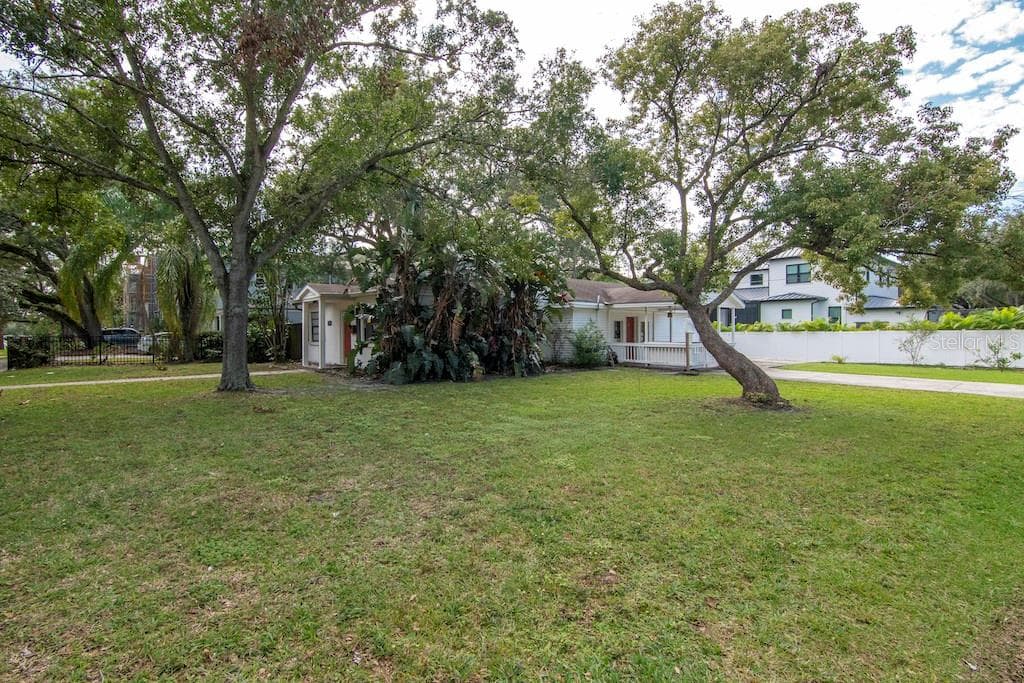 3201 S MANHATTAN AVENUE TAMPA, FL 33629