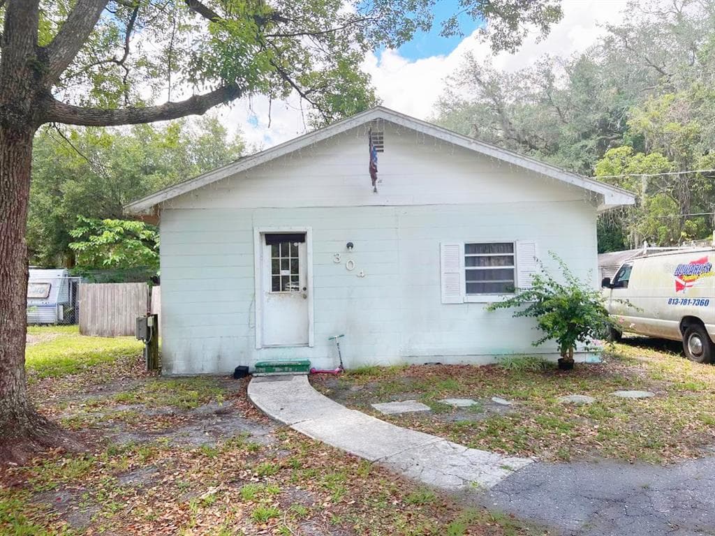 304 SE 5TH AVENUE RUSKIN, FL 33570