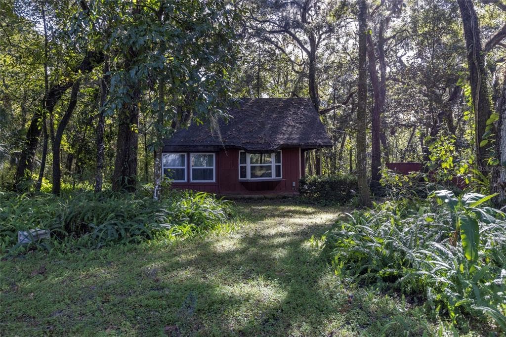 20326 LAKE LINDSEY ROAD BROOKSVILLE, FL 34601