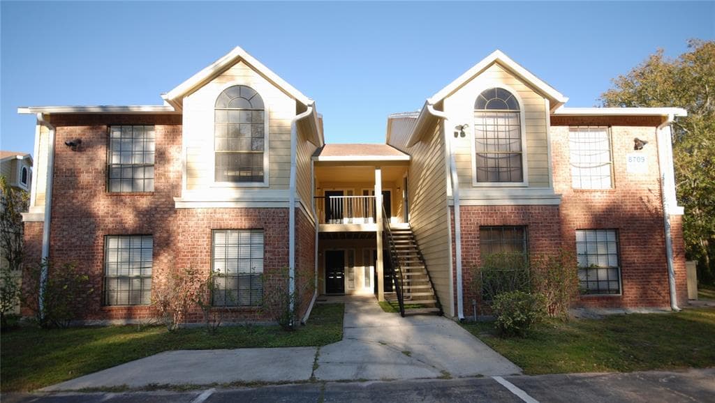 8709 FANCY FINCH DRIVE UNIT 204 TAMPA, FL 33614