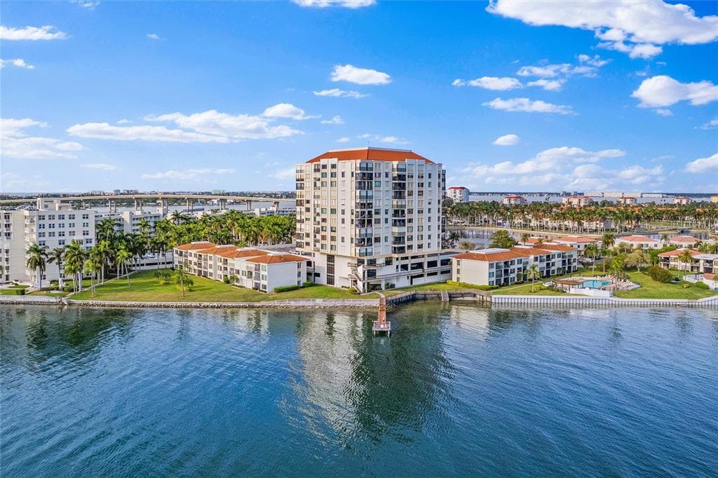 6287 BAHIA DEL MAR CIRCLE UNIT 1102 ST PETERSBURG, FL 33715