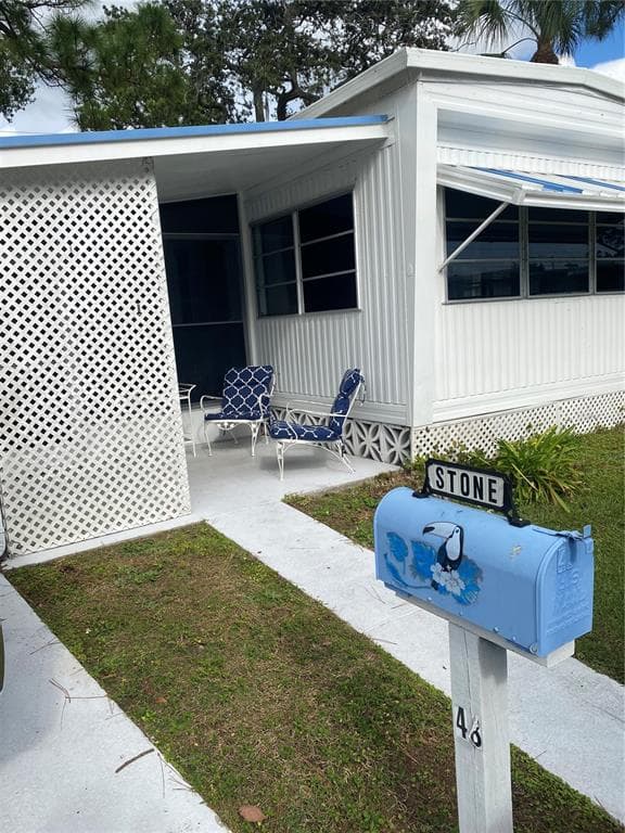 7803 46TH AVENUE N UNIT 48 ST PETERSBURG, FL 33709