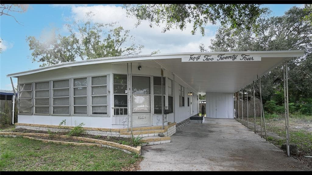 5224 YELLOW PINE STREET N ST PETERSBURG, FL 33709