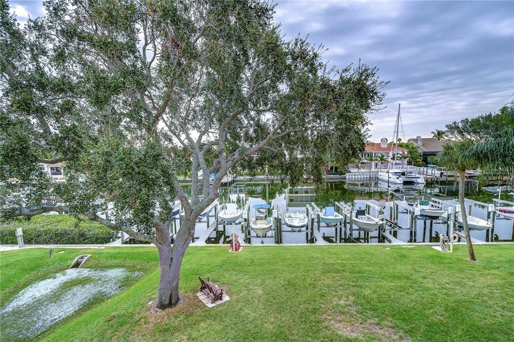 1125 PINELLAS BAYWAY S UNIT 203 TIERRA VERDE, FL 33715