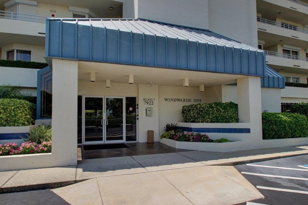 7922 SAILBOAT KEY BOULEVARD S UNIT 105 SOUTH PASADENA, FL 33707